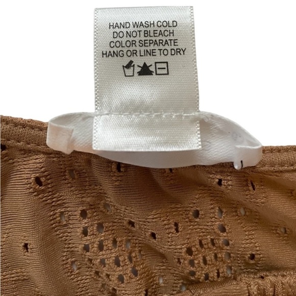 NWT/ Kirious Los Angeles Embroidered Tan Cropped Top Long Sleeve Small. - Picture 6 of 7